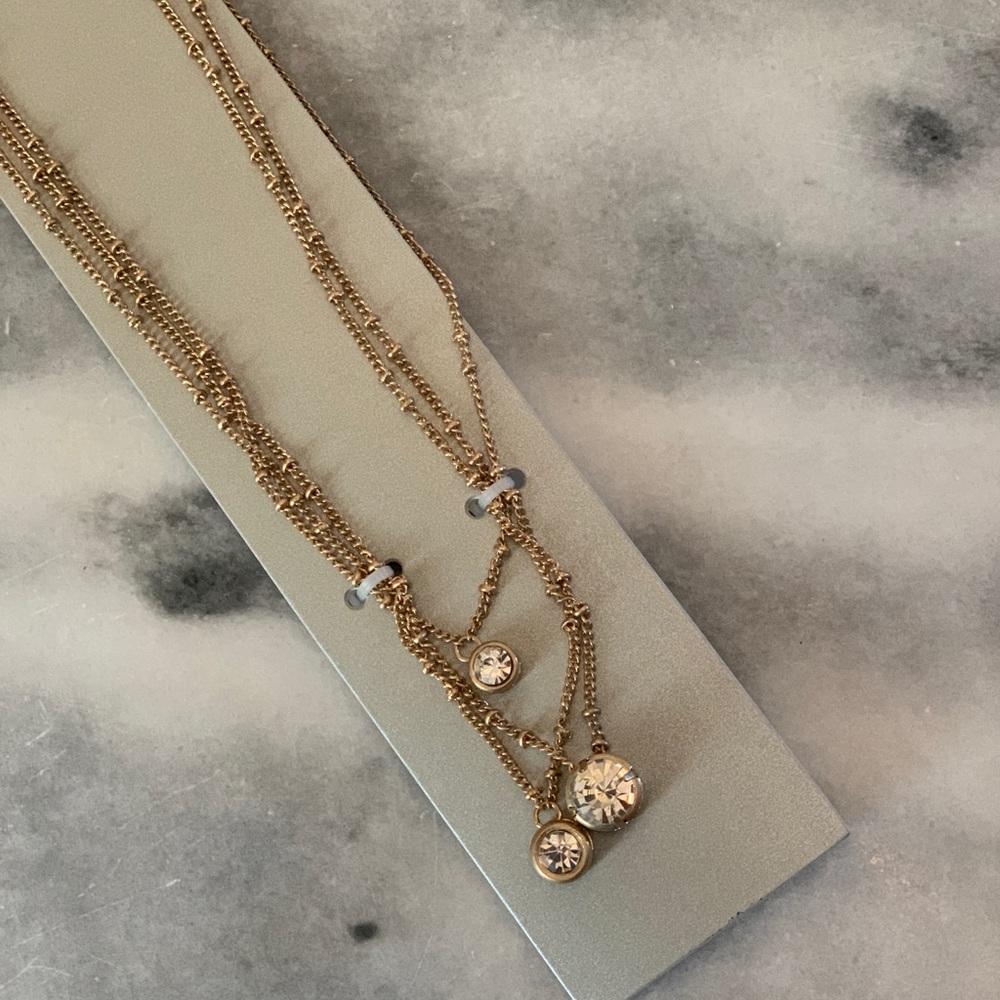 Gold 3 diamond necklace